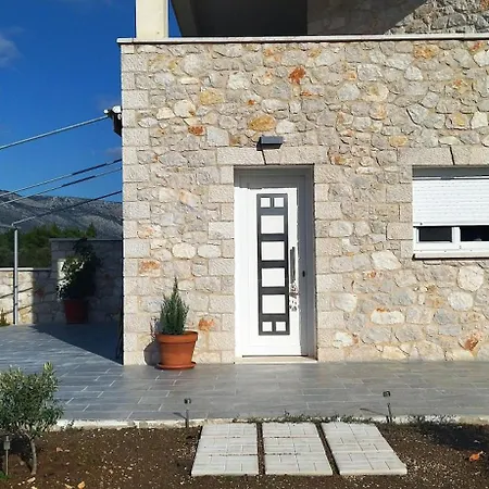 Smailis 2 * Λυγουριό
